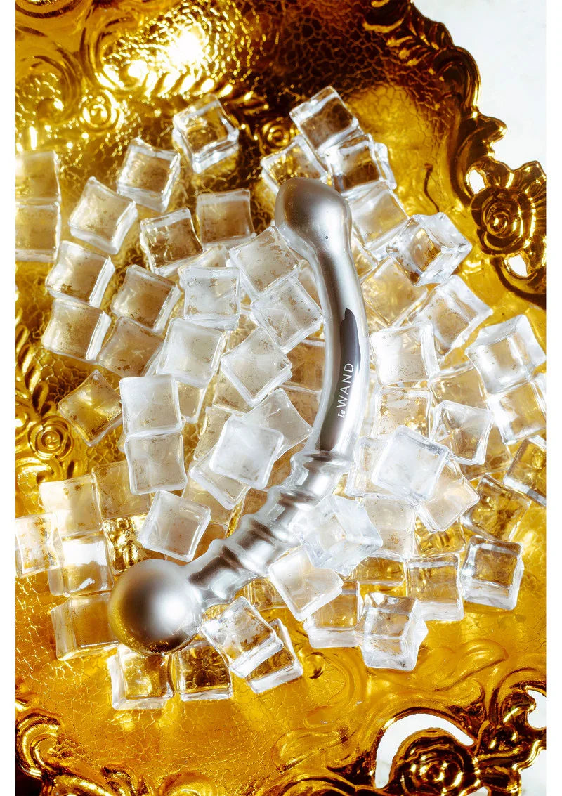 ♀ Le Wand Chrome Bow - Happytoys Sexshop: Toys for Feeling Happy & Easy 😊 - Discreet geleverd