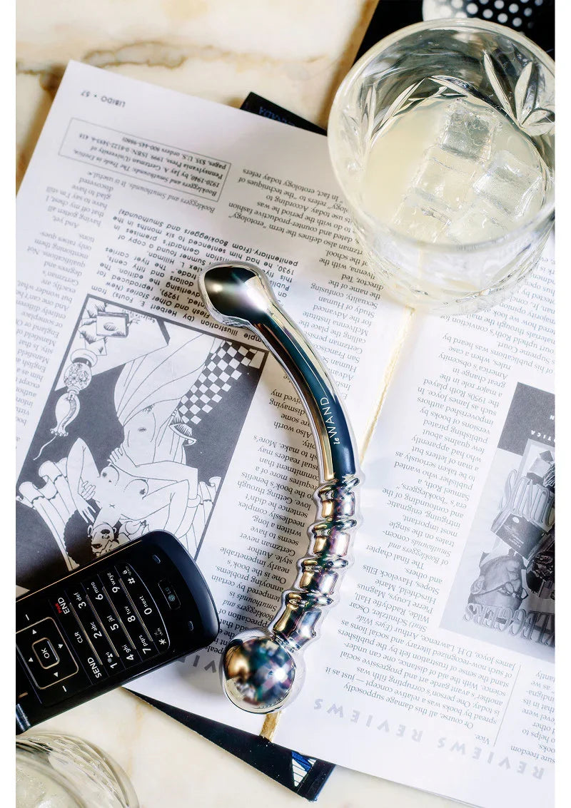 ♀ Le Wand Chrome Bow - Happytoys Sexshop: Toys for Feeling Happy & Easy 😊 - Discreet geleverd