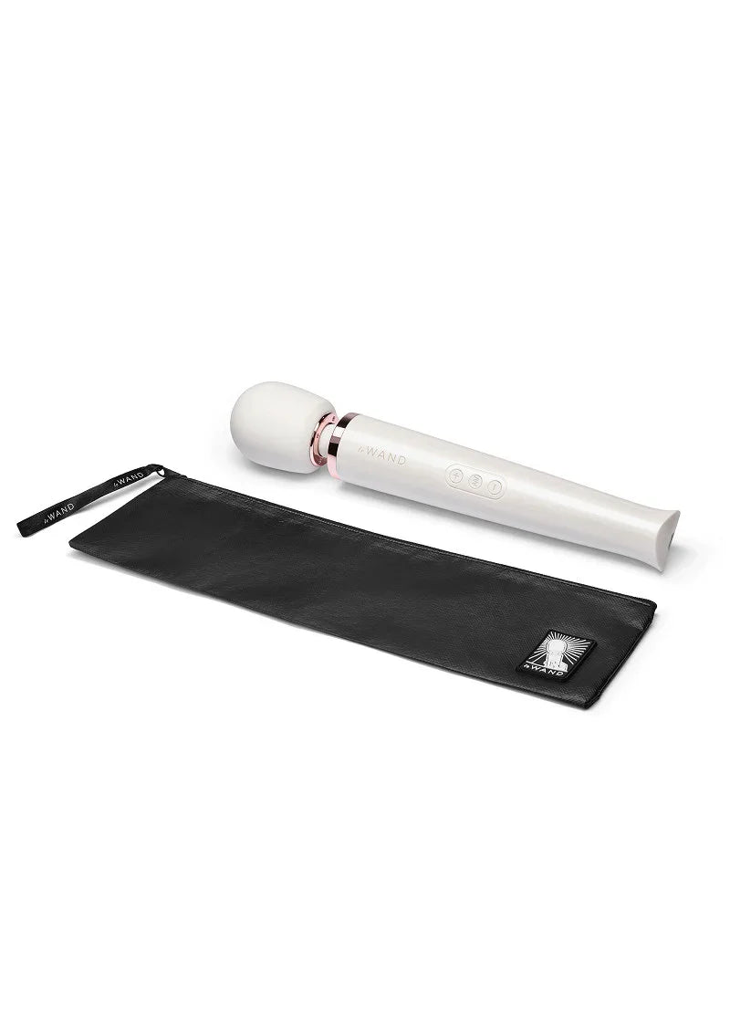 Rechargeable Massager White by Le Wand - Happytoys Sexshop: Toys for Feeling Happy & Easy 😊 - Discreet geleverd