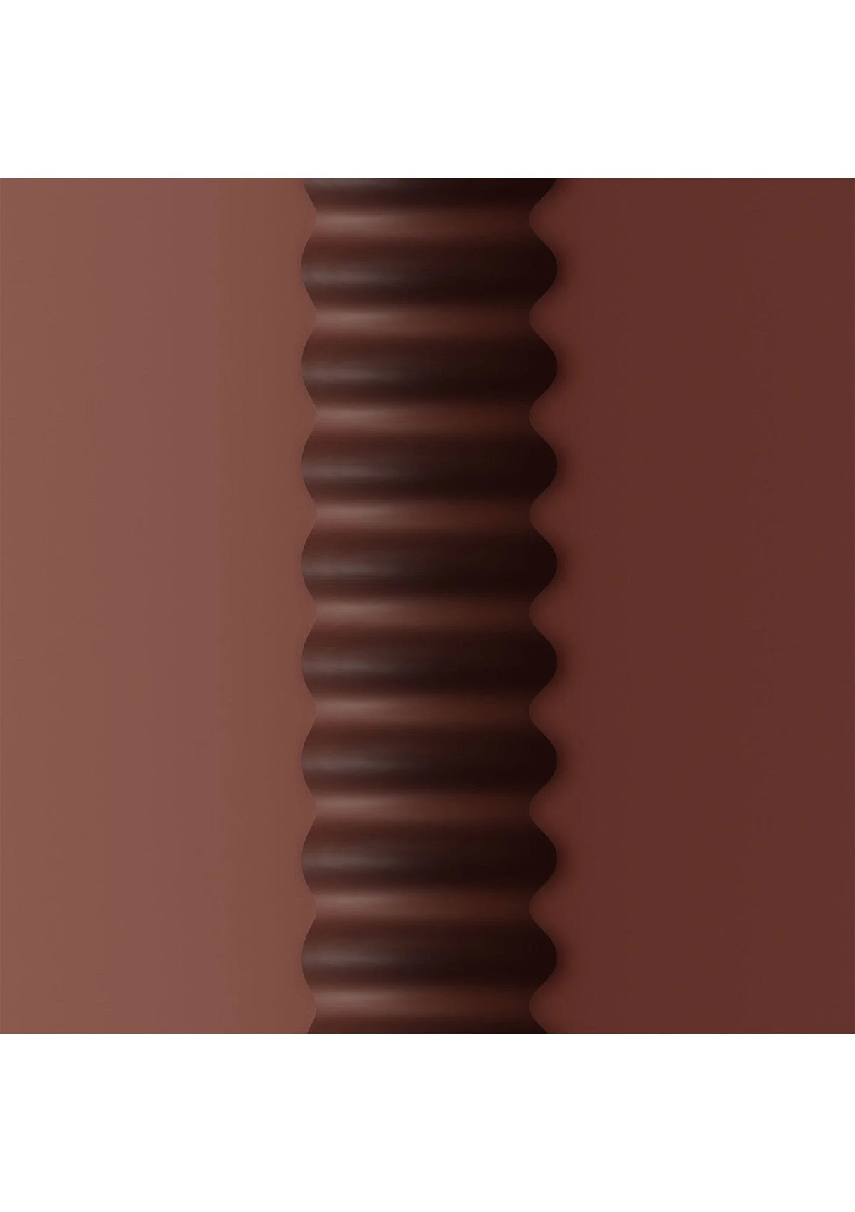 Close-up van de geribbelde rand van een bruine mondhuls