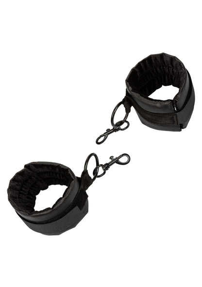 Bestel: Boundless Collar Body Restraint by CalExotics - bij Happytoys: de erotische sex webshop | liever Happy dan Easy ⭐⭐⭐⭐⭐
