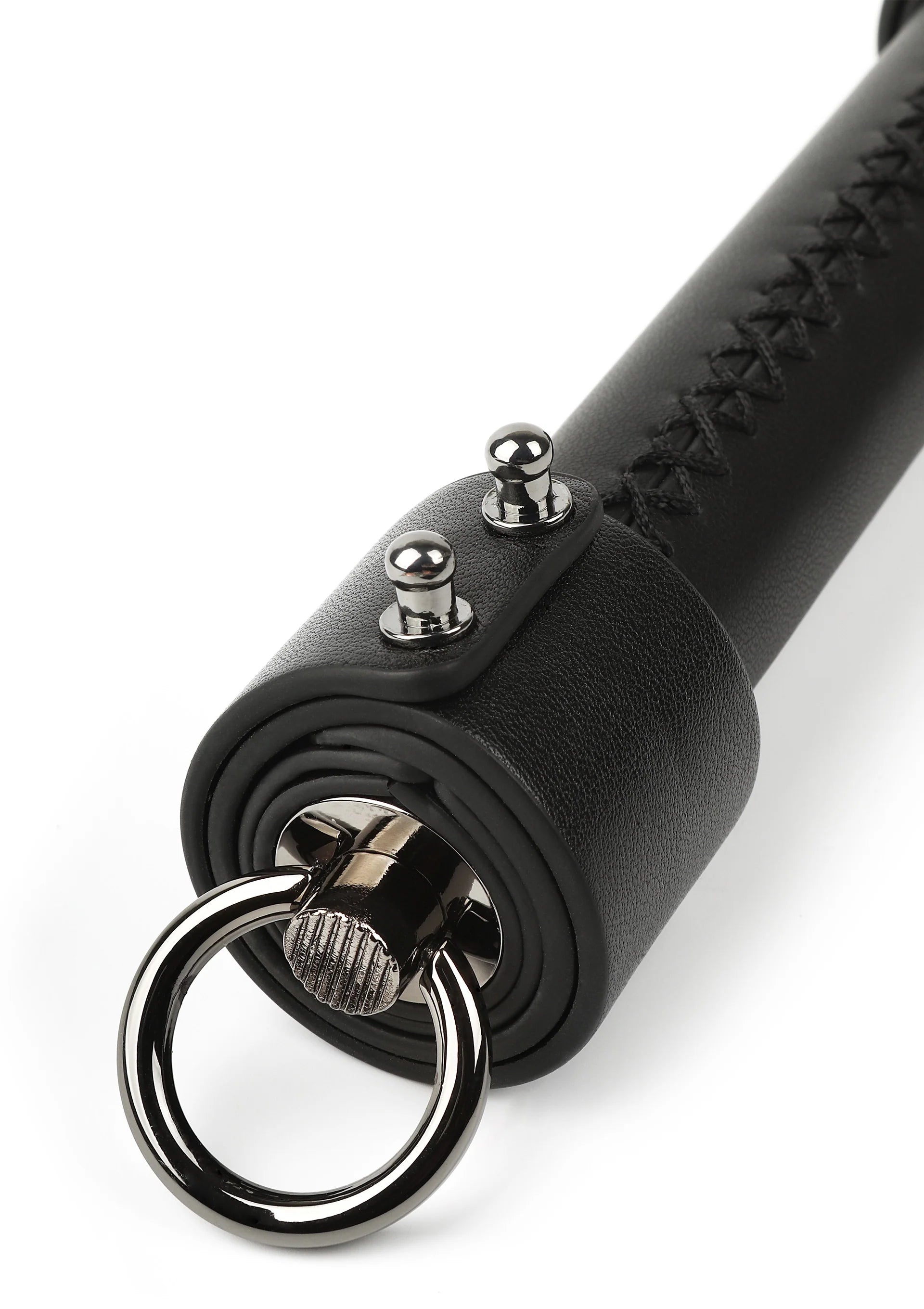 Beste vandaag nog: Genuine Leather Knot Flogger by Hidden Desire - bij Happytoys Sexshop: online sex shop for Feeling Happy & Easy 😊