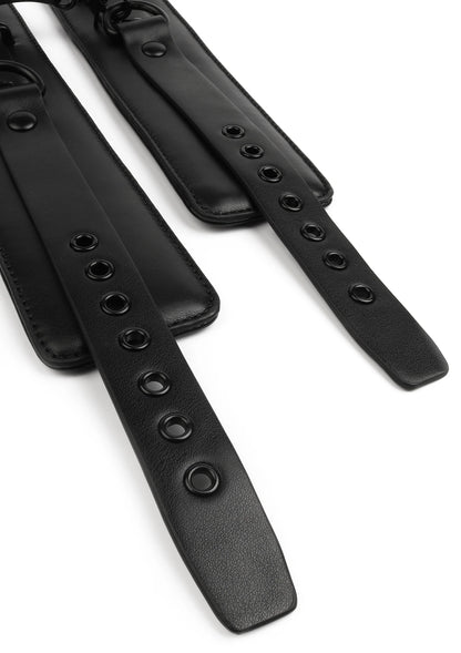 Bestel: Precision Wrist Cuffs by Vantage 8 Avanza - bij Happytoys.nl, happytoys.be, Happytoys.ae: erotische sex webshop | liever Happy dan Easy ⭐⭐⭐⭐⭐