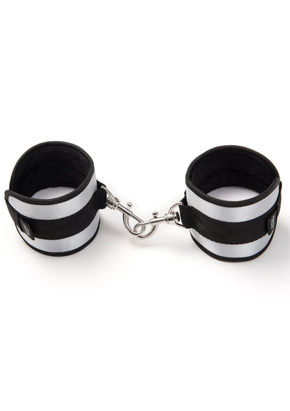 Bestel: Totally His Soft Handcuffs Fifty Shades of Grey - bij Happytoys: de erotische sex webshop | liever Happy dan Easy ⭐⭐⭐⭐⭐