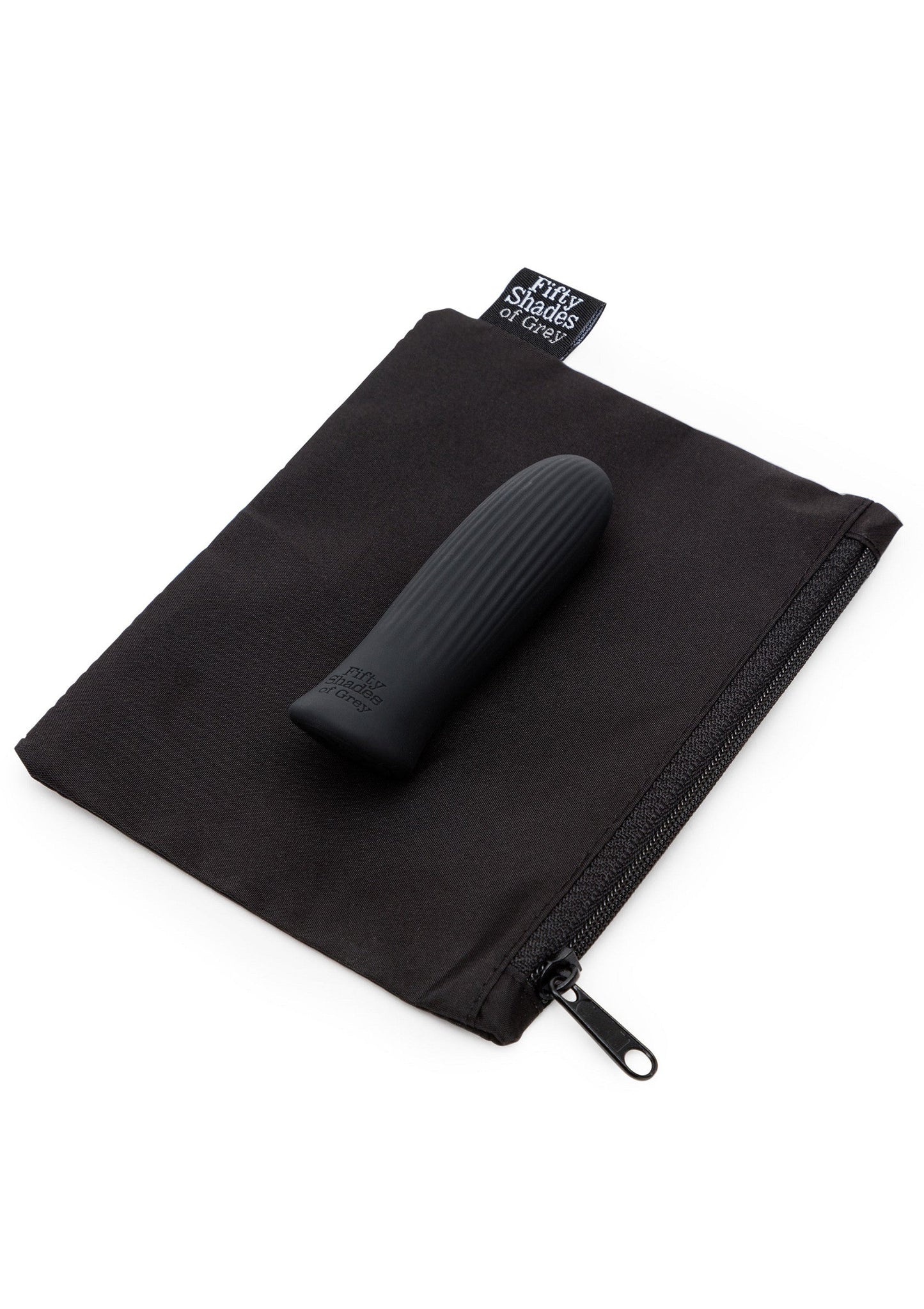 Zwarte opbergzak met label en zwarte bullet vibrator met geribbelde schacht