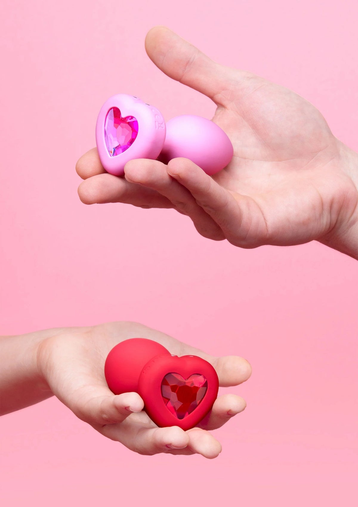Beste vandaag nog: Vibrating Heart Plug M/L by B - Vibe - bij Happytoys