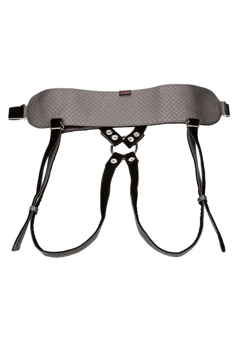 Her Royal Harness The Royal Vibrating Pegging Strap On set by CalExotics - Happytoys Sexshop: Toys for Feeling Happy & Easy 😊 - Discreet geleverd