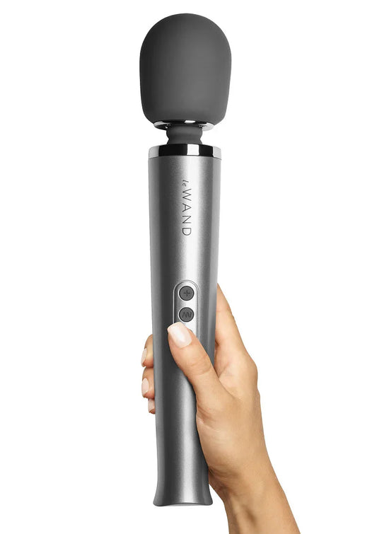 Rechargeable Massager Grey by Le Wand - Happytoys Sexshop: Toys for Feeling Happy & Easy 😊 - Discreet geleverd